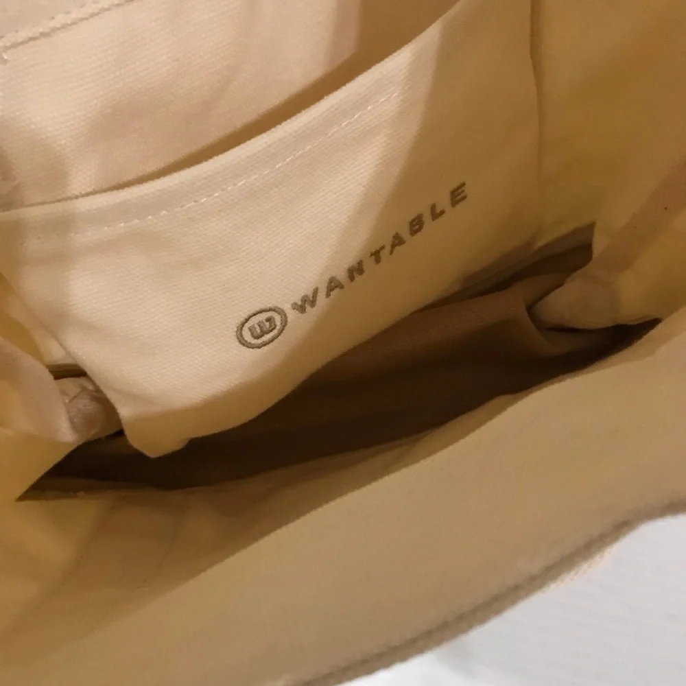 NWT Wantable Canvas Tote Bag in Cream with Removable Strap
